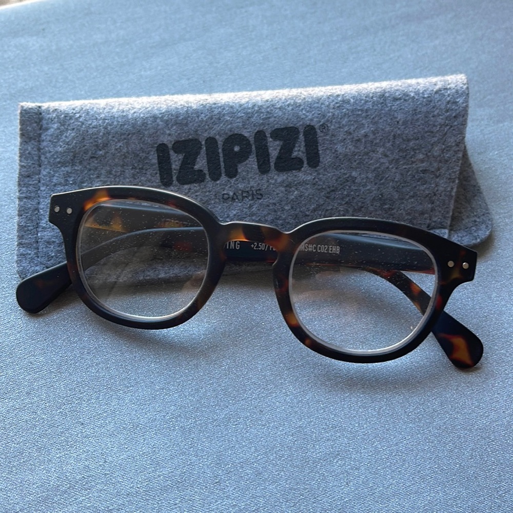 Izipizi Tortoise Shell Reading Glasses 2.50